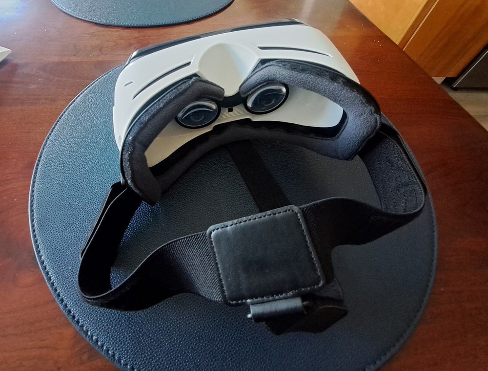 Samsung Vr Headset SM-R322