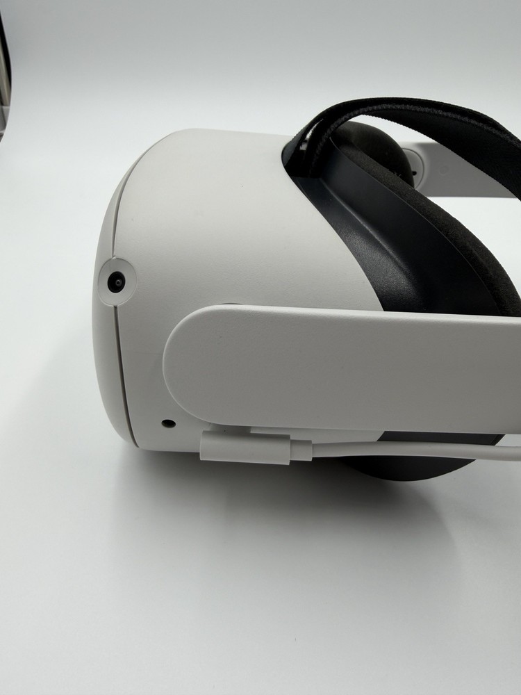 Meta Oculus Quest 2 256GB VR Elite Strap with Battery + Case Tested