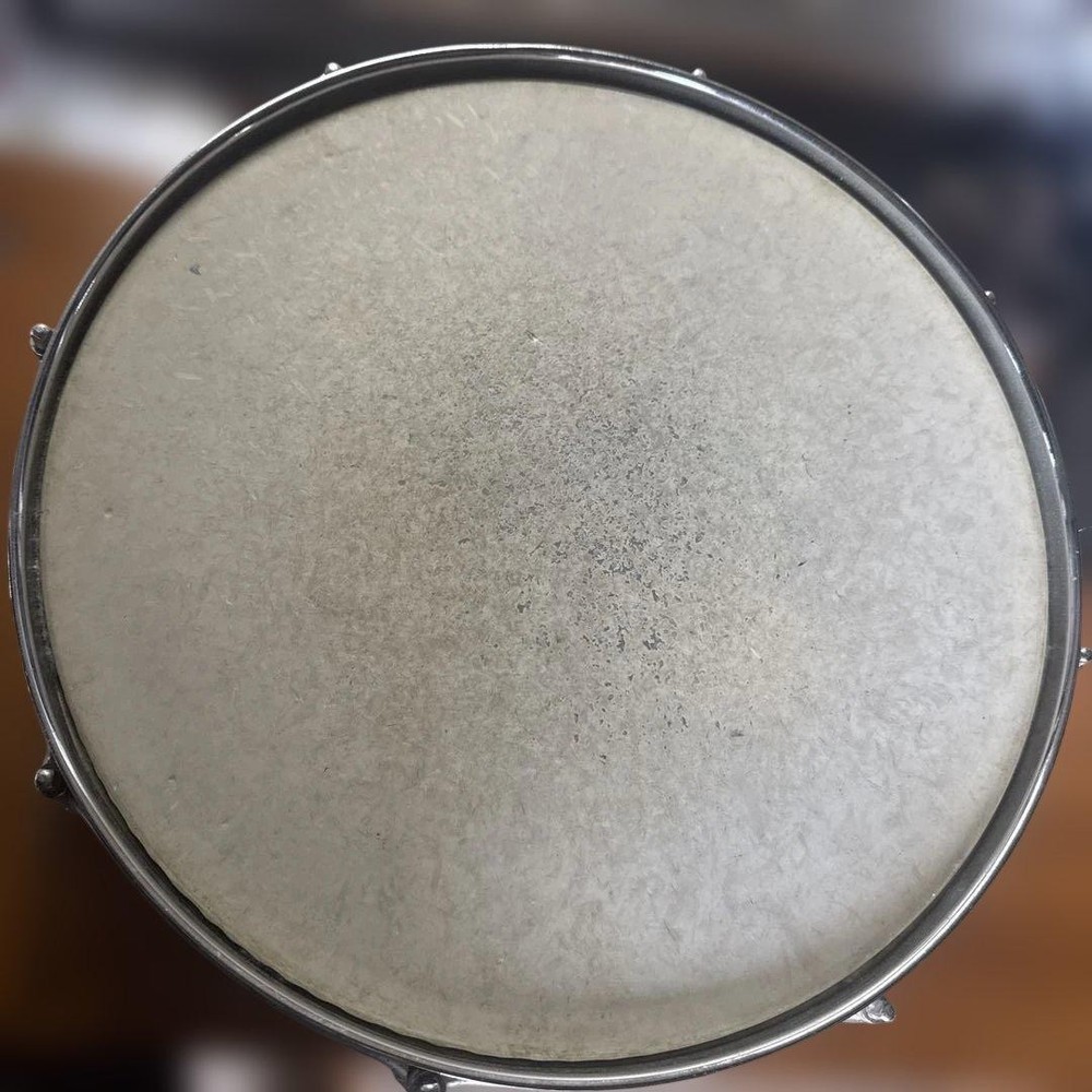 Pearl snare drum silver used