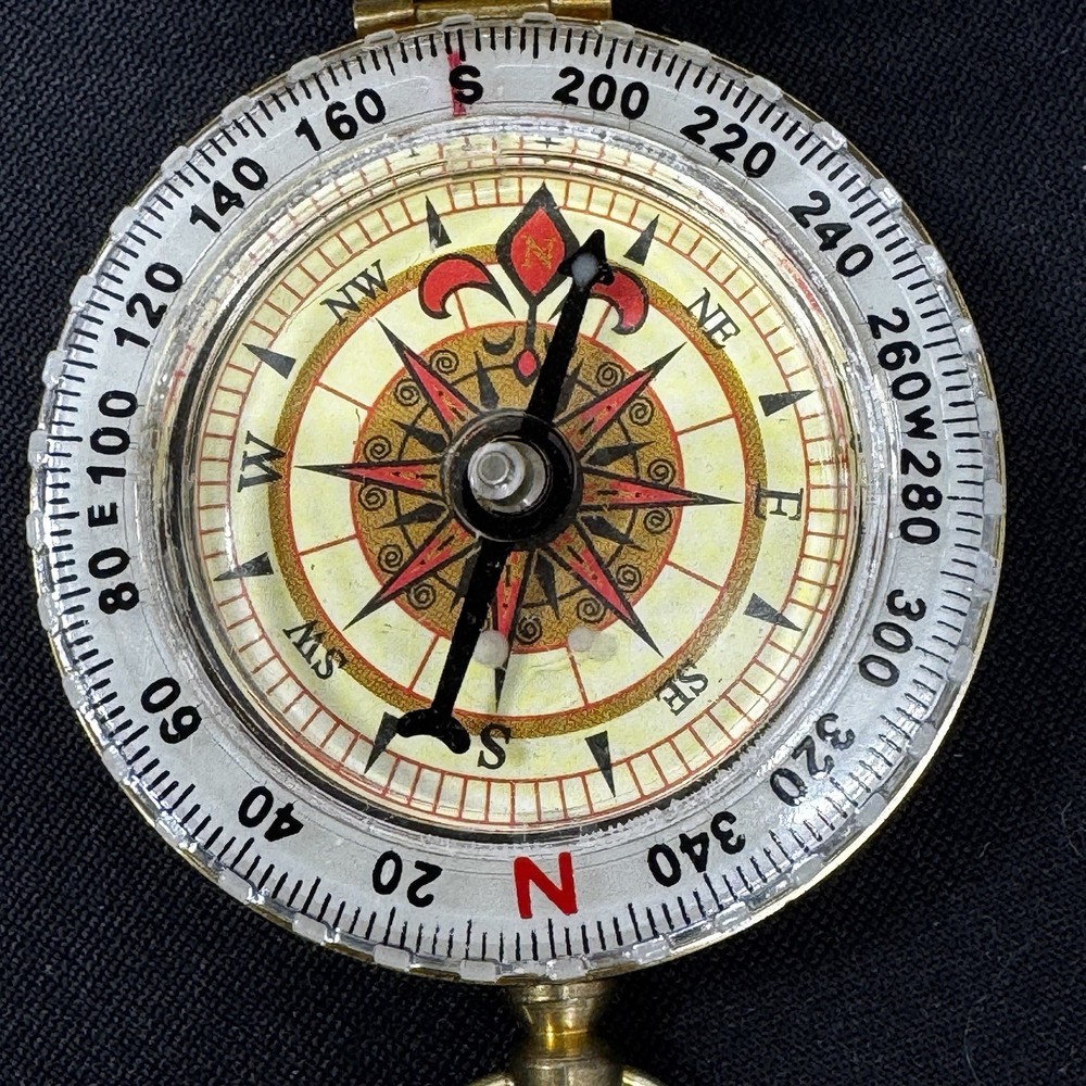 Vintage Brass Pocket Compass with Hinged Lid – Working Condition