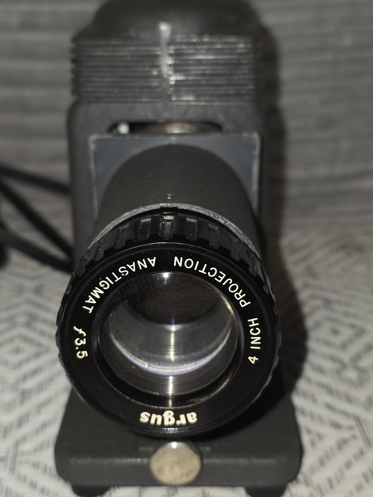 Vintage Argus Slide Projector. W/ case and manual. Untested