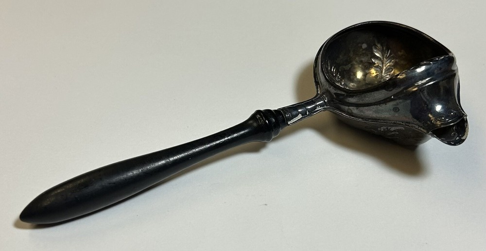Sheffield 6 1/4” Tea Strainer, Wood Handle