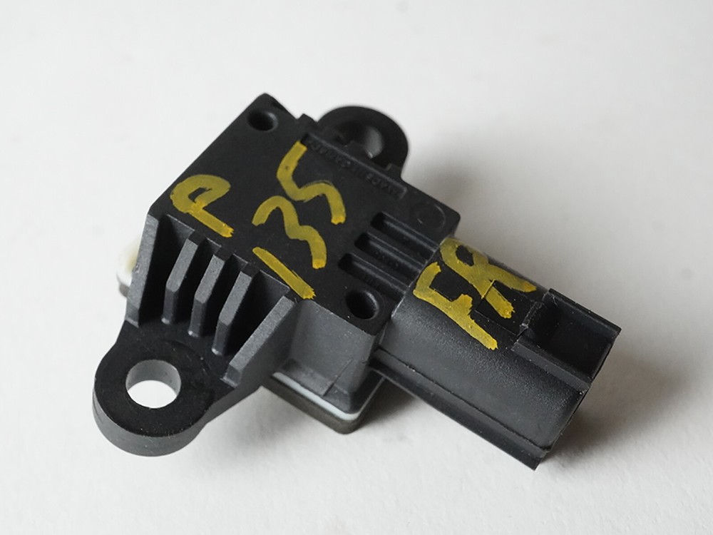 2010-2012 Ford Taurus Fusion Front Passenger Side Sensor