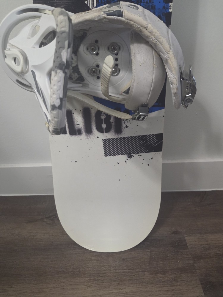 ALIBI Snowboard With Boots And Straps Connected (PLEASE READ DESCRIPTION)