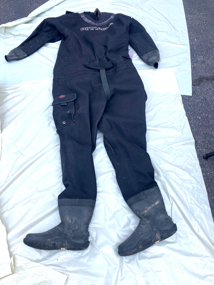 PINNACLE EVOLUTION2 DRY SUIT WITH EQUIPTMENT BAG