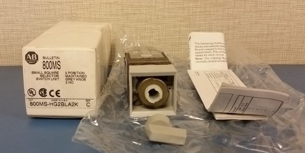 NEW Allen-Bradley 800MS-HG2BLA2K Ser. C Selector Switch Unit