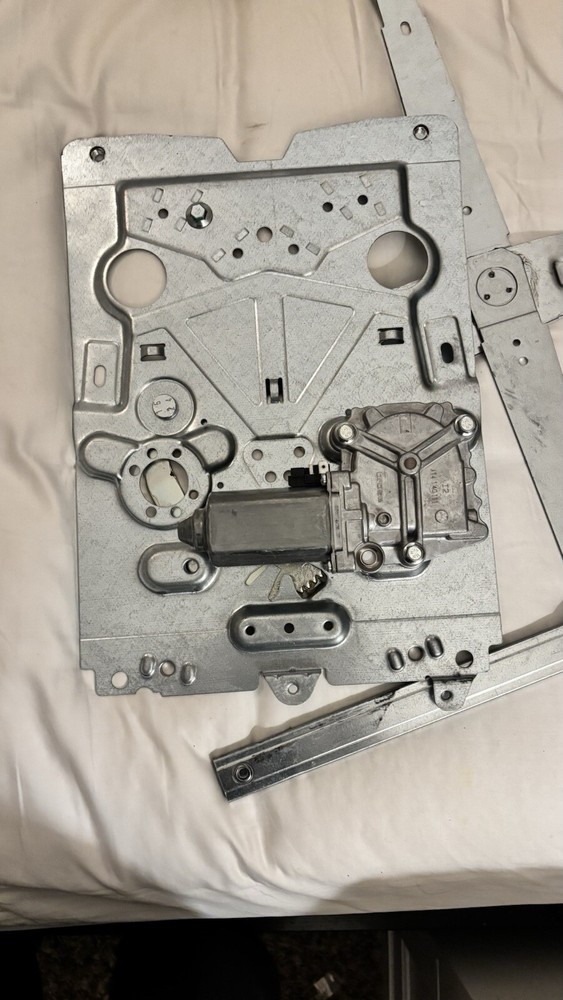 Volvo Window Regulator, Part #3176543