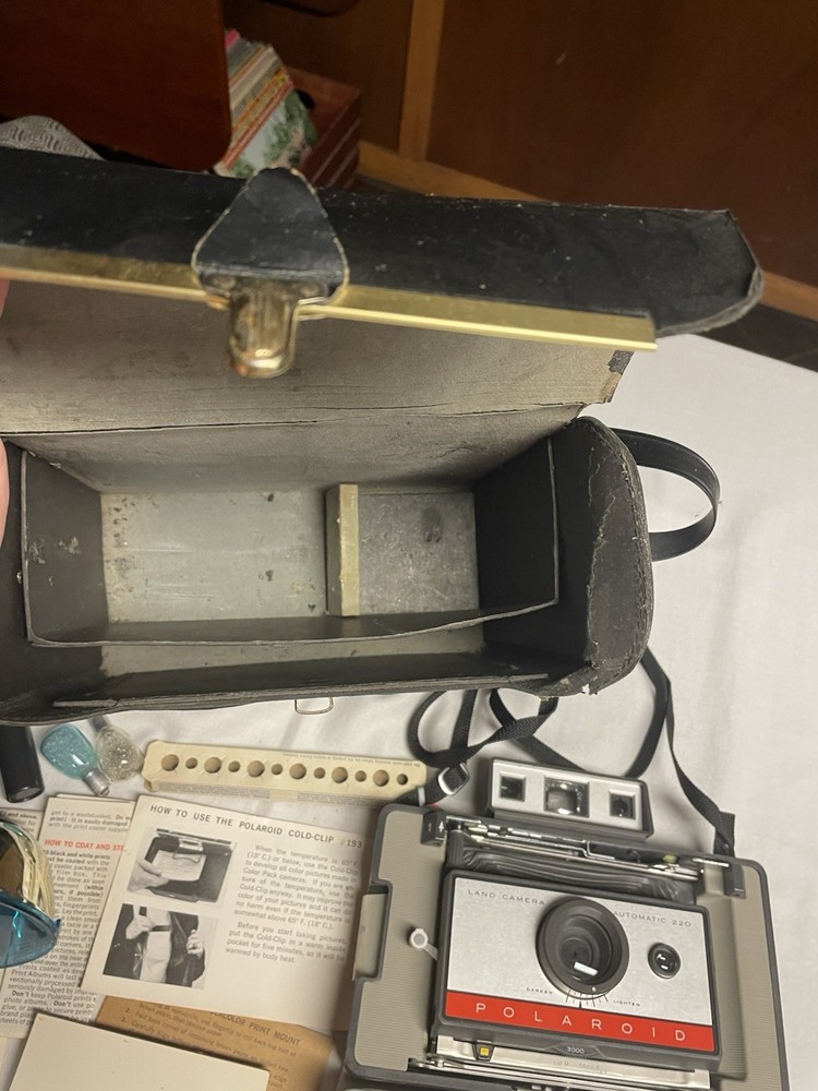 Polaroid Automatic 220 Land Camera Vintage, Complete With Case Untested