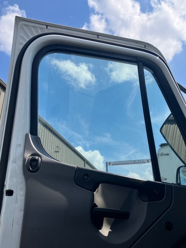 2013 FREIGHTLINER M2 LEFT HAND DOOR WHITE, ELECTRIC