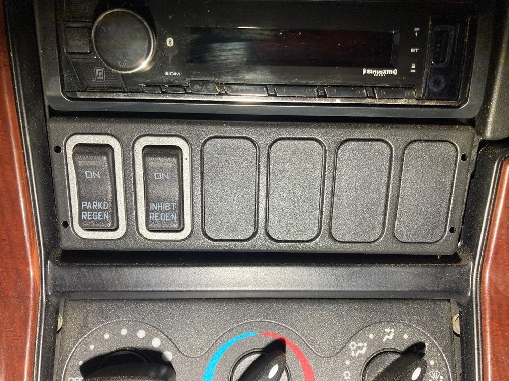 International LONESTAR SWITCH Dash Panel - Used | P/N 3596511C92