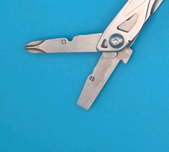 LEATHERMAN WINGMAN MULTI-TOOL! FAST SHIPPING!