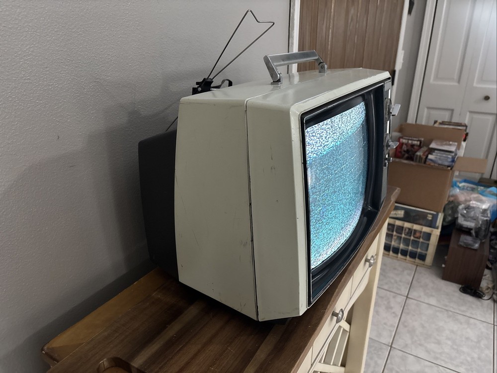 Montgomery Ward 13” TV - 1978 - Works