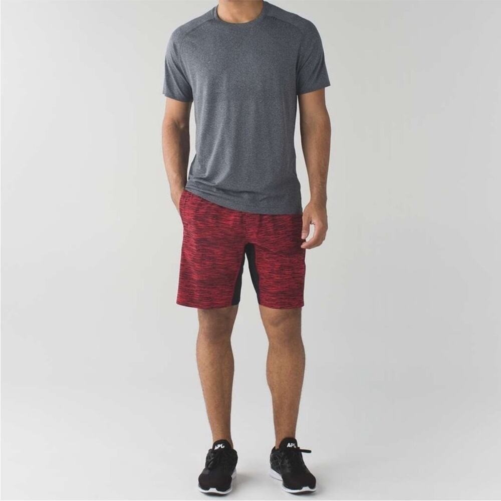Lululemon Assert Short 9"Black Cherry / Black sz M