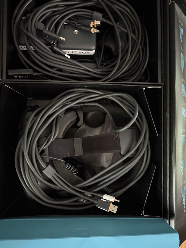 htc VIVE Steam VR Powered Content Bundle MAKE OFFER