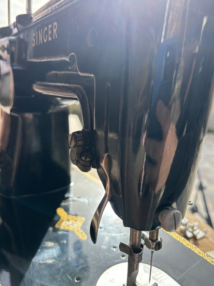 SINGER 306 sewing Machine