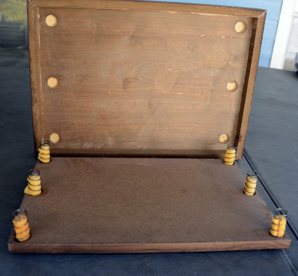 Wooden anti-vibration table