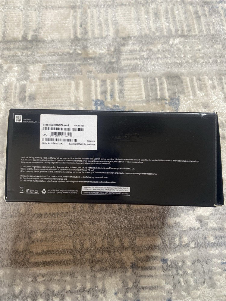 Samsung Gear VR SM-R324 With Controller