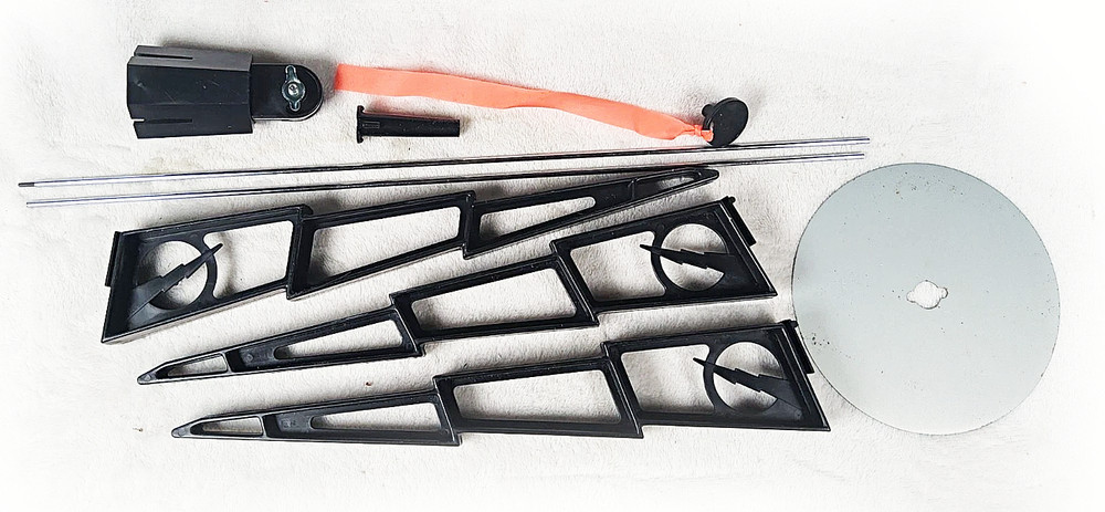 Vintage Estes Range Box Rocket Set 2 Rockets 2 Launch Pads Controller NO ENGINES