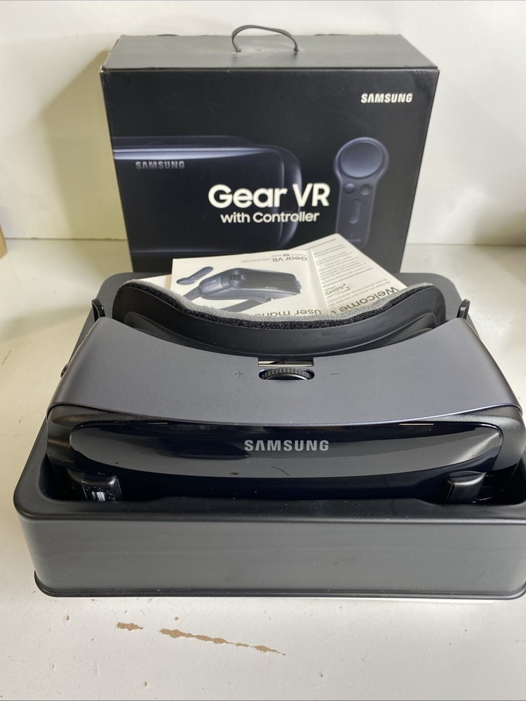 Samsung SM-R324 Gear VR W/Controller Powered by Oculus