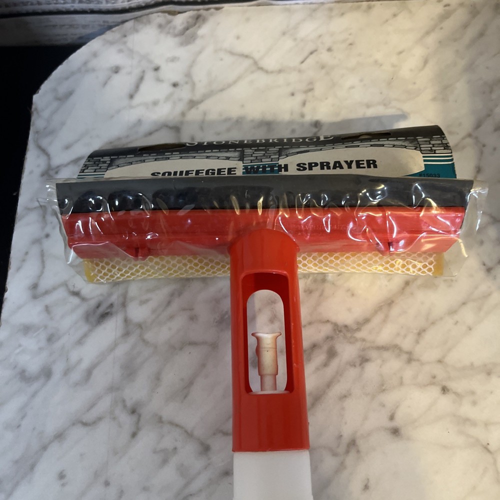 Stonebridge Squeegee with Sprayer 8in Rubber Blade