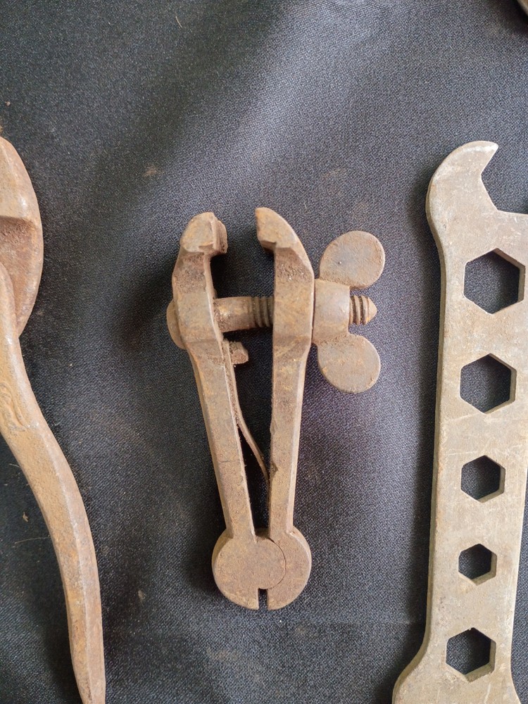 Antique Tools And Trunk 45 Items!!!!Inside !!
