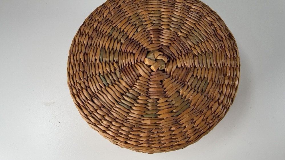 Vintage Fine 5" Woven Lidded Basket