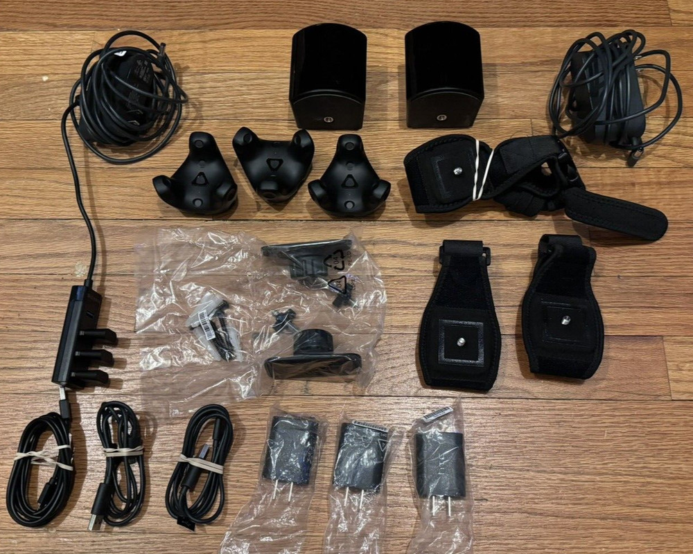 🔥3 Htc Vive Tracker 3.0 +straps+2 2.0 base stations Vrchat full body tracking
