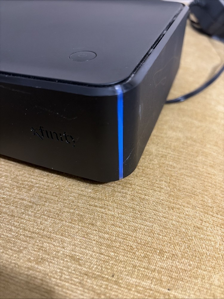 Xfinity Cable Box, model XG2v2-S. With Power Supply
