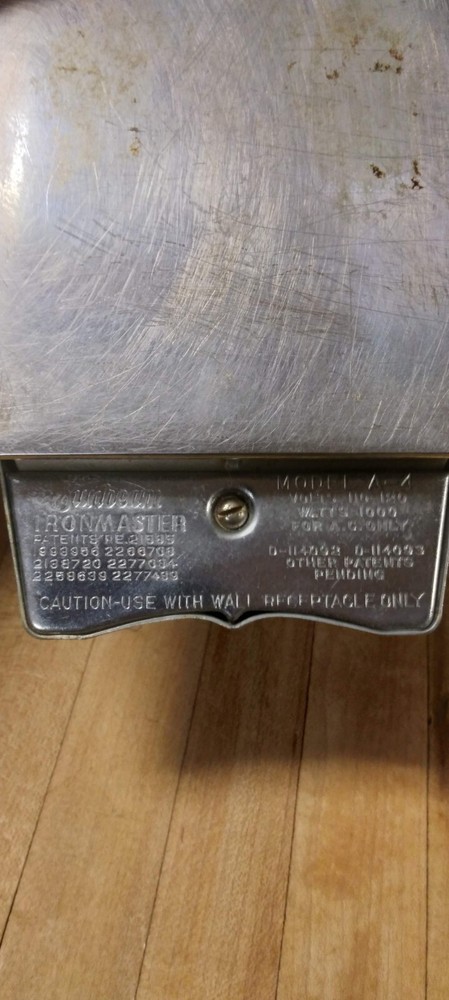 Vintage 1950's Sunbeam Iron Master Model A-4 Iron