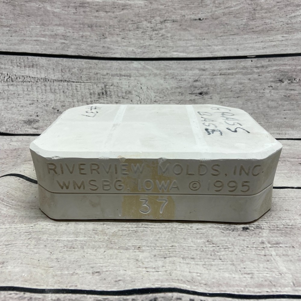 1995 Riverview Ceramic Slip Casting Mold Grass Base #37