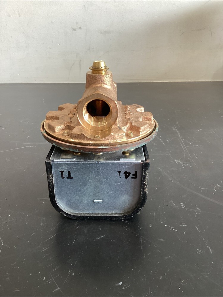 McDonnell & Miller Flow Switch 1/2 NPT FS1 W12