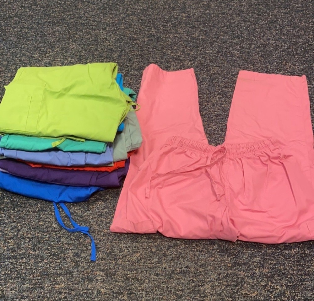 10 Scrub Uniforms Sz. L