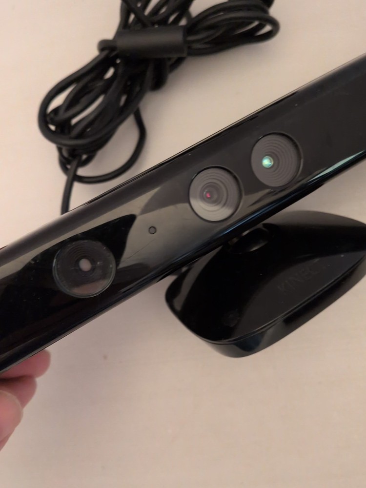 Microsoft Xbox 360 Kinect Sensor Bundle – 4 Kinect Games + Sensor Tested