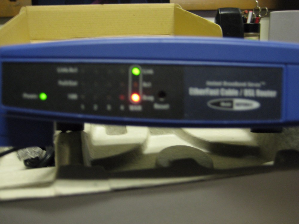 LINKSYS EtherFast Cable DSL Router with 4-Port Switch BEFSR41 Wired