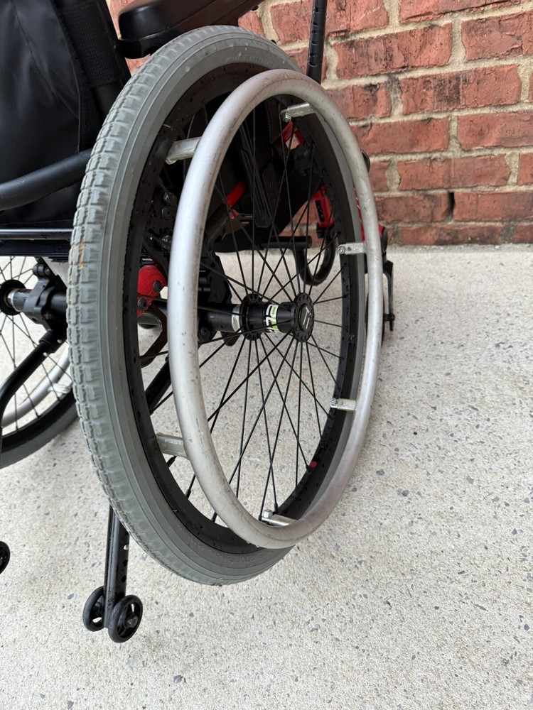 TiLite TWIST Pediatric Wheelchair