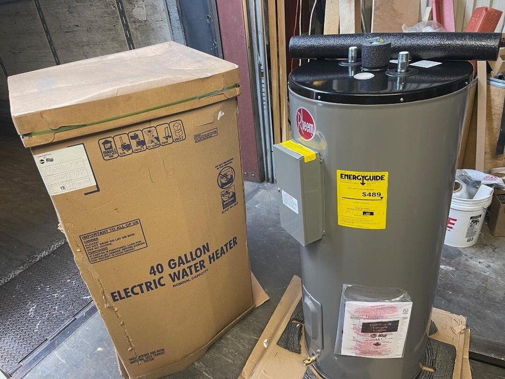 RHEEM RUUD Commercial Light Duty Electric Water Heater 40 Gallon 240 Volt New