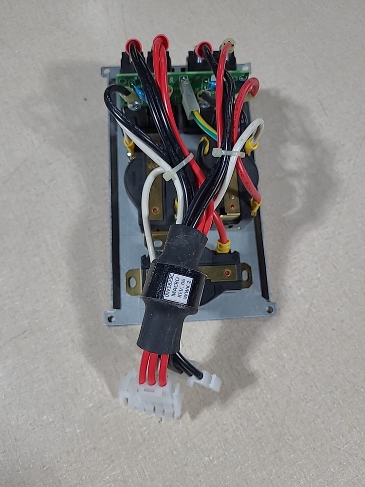 APC AP Back Panel Breaker Output 120 208 240v