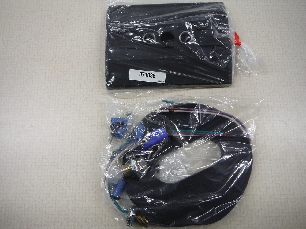 Thomas & Betts Exit Sign Black & Green XVE-1-G-D-4X-CW