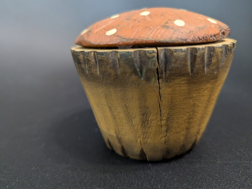 Wooden cupcake decoration - will work for cupcakes