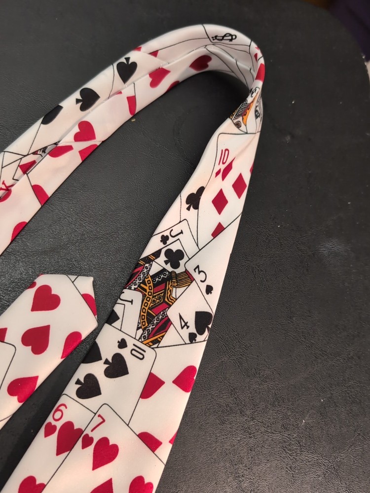 MAGICIAN'S TIE - Magic Playing Cards Design