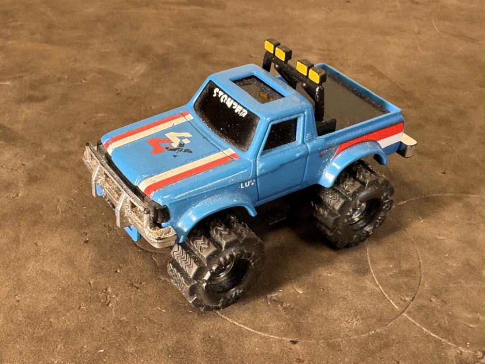 Schaper Stomper 4x4 Blue Chevy Luv Runs And Lights *TESTED*