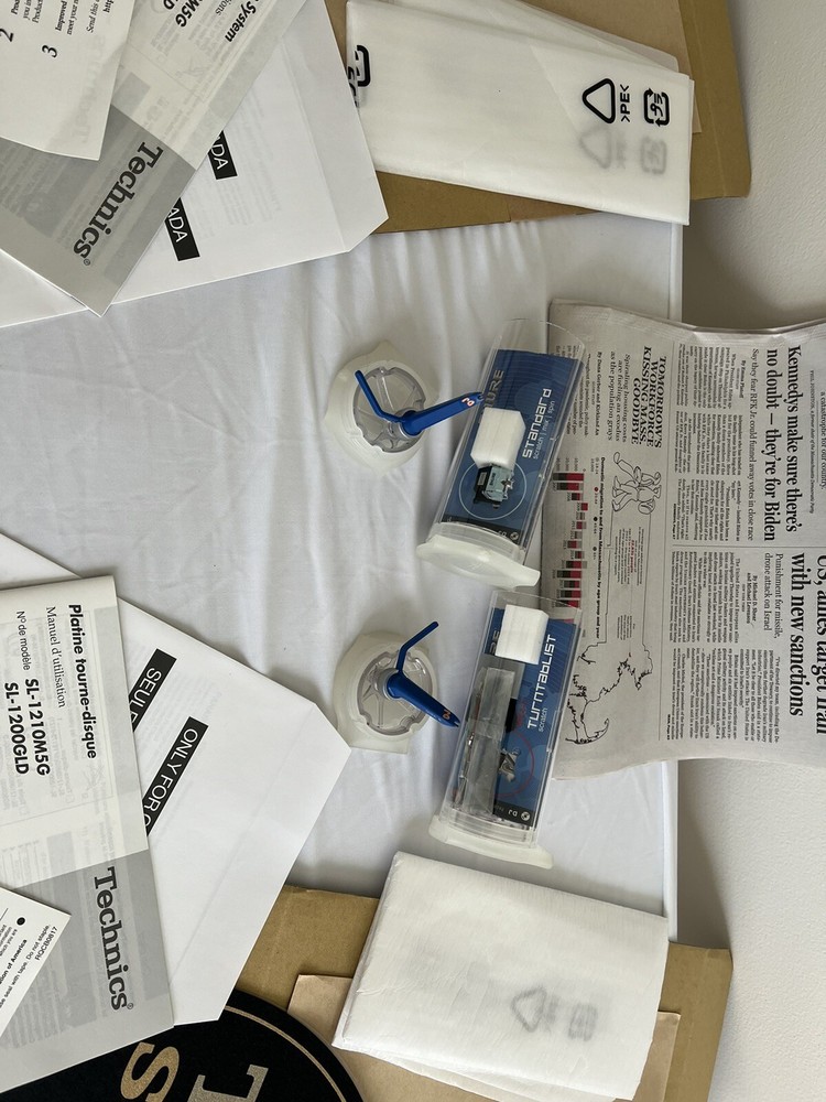 TECHNICS SL-1200 GLD Limited Gold Edition (open box)