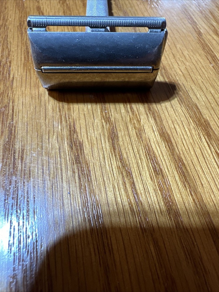 Vintage Gillette Black Tip Safety Razor