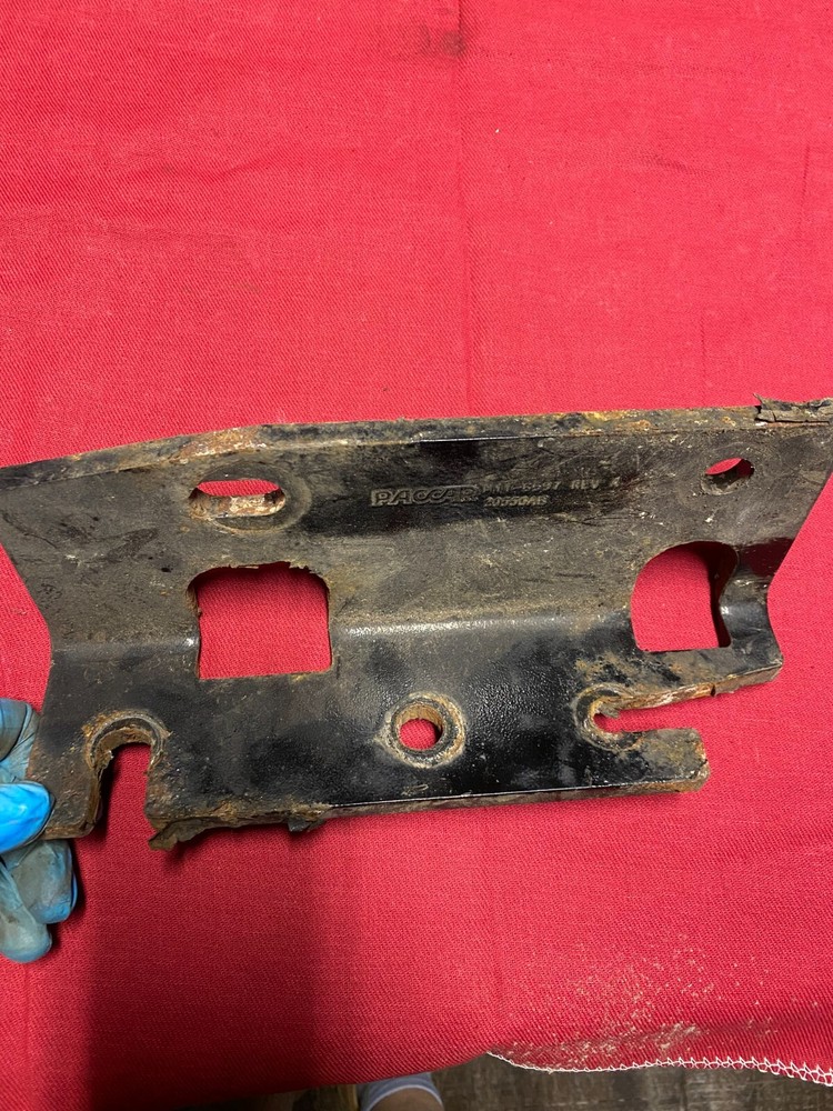 KENWORTH PACCAR M11-6597 STEP FAIRING BRACKET, SUPPORT, MOUNT