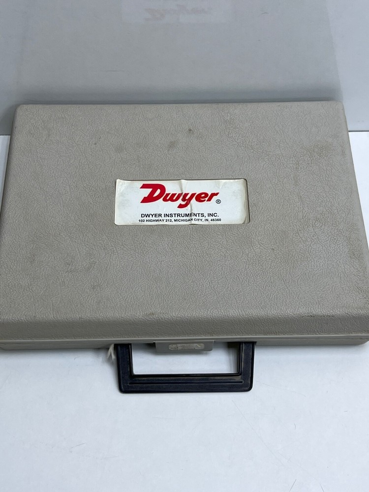DWYER SERIES 475 MARK III DIGITAL MANOMETER