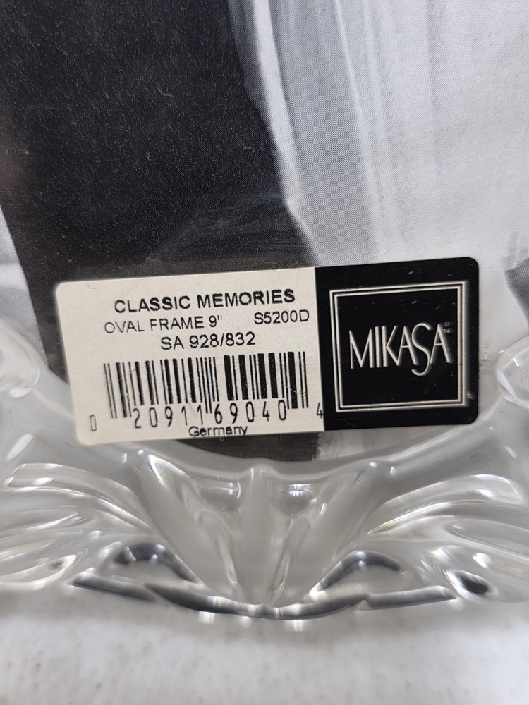 Mikasa 9" Oval Frame Classis Frame
