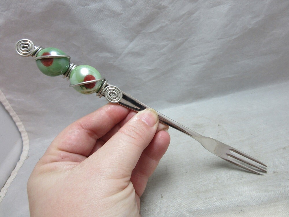 Wired In Style Lynn Pickens wire wrapped beads. Olive fork