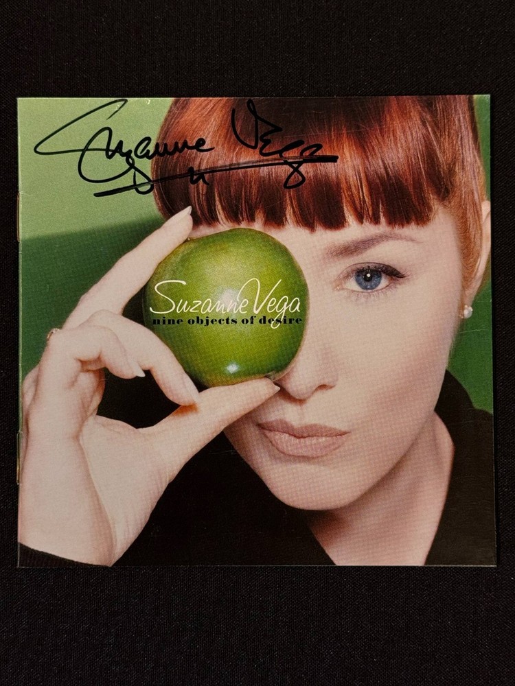 Suzanne Vega Nine Objects of Desire Autographed CD Booklet Beckett Signed
