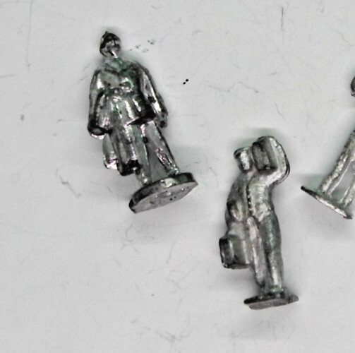 Digital Roundhouse Figures HO People Carrying Objects (4 figures) - See Below