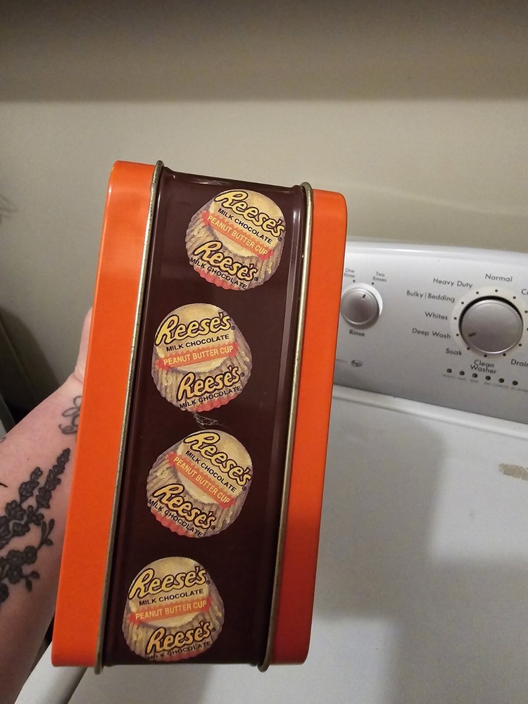 Old Style Reese's Peanut butter Cup Small Lunchbox